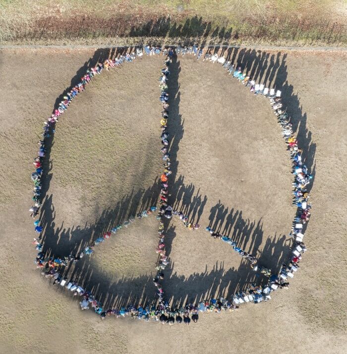 Unsere Schule setzt ein Friedenszeichen